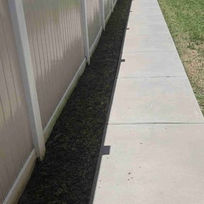 Flower Bed Weeding by Isaiah's Custom Cutz reviewed on May 28, 2022