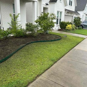 Flower Bed Weeding by Javier’s Tree Services, LLC reviewed on December 18, 2023