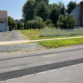 Flower Bed Weeding by Chloe’s Lawn Care LLC reviewed on July 29, 2022