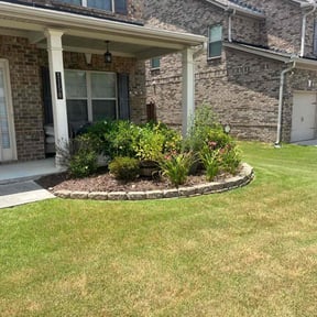 Flower Bed Weeding by My Family Lawn Care reviewed on November 6, 2022
