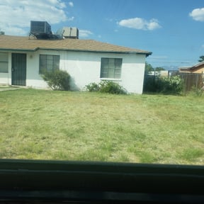 Weed Pulling by Keep it Loe Lawn Service reviewed on July 27, 2022