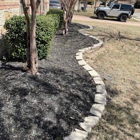 Flower Bed Weeding by Goetz Lawn Care reviewed on July 18, 2022