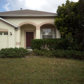 Bush Trimming by RTH Lawn Service & Landscaping LLC reviewed on July 6, 2025