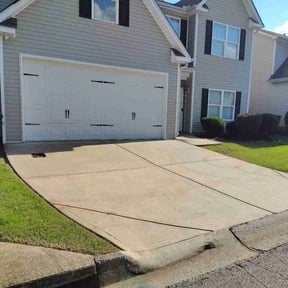 Flower Bed Weeding by TruGreen LawnCare reviewed on April 23, 2025