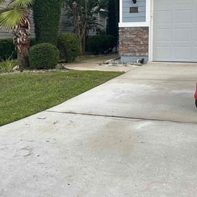 Flower Bed Weeding by Pink Pearl Landscaping reviewed on July 30, 2025