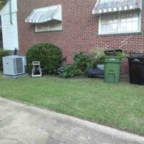 Bush Trimming by Lawn and Labor Services reviewed on May 21, 2022