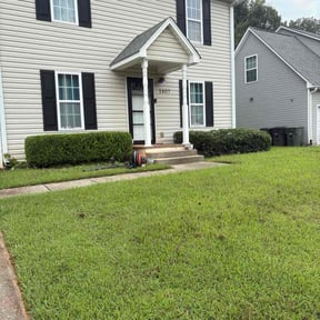 Bush Trimming by Delgado landscaping reviewed on May 3, 2025