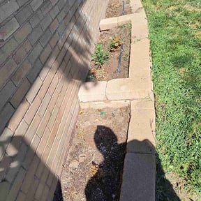 Flower Bed Weeding by GREEN KEEE LLC reviewed on May 11, 2025