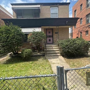 Bush Trimming by Garcia’s Landscaping reviewed on June 16, 2022