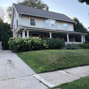 Weeding by Marisol lawn care reviewed on May 18, 2022