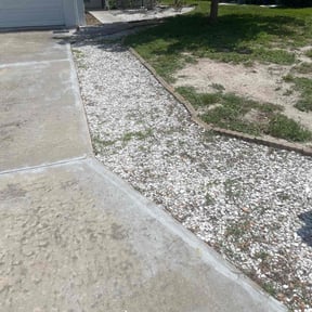 Flower Bed Weeding by J&S Outdoor Maintenance LLC reviewed on June 20, 2022