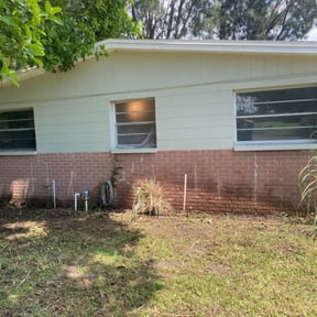 Weed Pulling by Aparicio Lawn Care reviewed on August 1, 2022