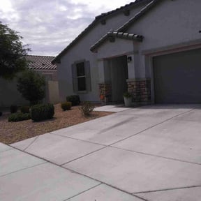 Bush Trimming by Bennie Dixon Properties LLC reviewed on June 10, 2022