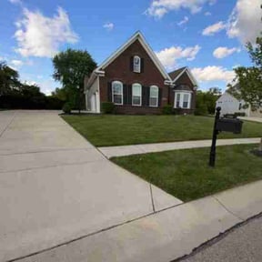 Bush Trimming by Clinton's lawn service llc reviewed on May 16, 2022