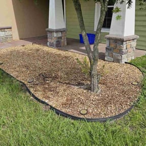 Flower Bed Weeding by Grass Experts reviewed on July 14, 2022
