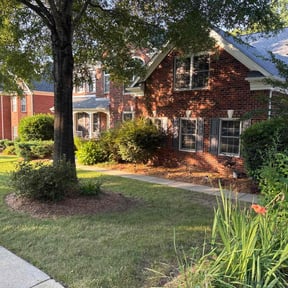 Flower Bed Weeding by Caponi Lawn and Landscape reviewed on October 11, 2022