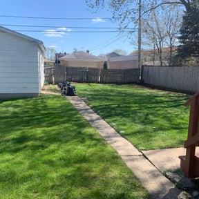Leaf Removal by Full Circle Lawn & Landscape reviewed on May 19, 2022