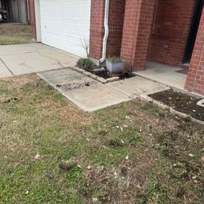 Flower Bed Weeding by Heavenly Landscapes reviewed on March 10, 2022