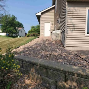 Flower Bed Weeding by Green Leaf Lawn Service reviewed on November 12, 2024