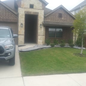 Flower Bed Weeding by Lawn Lovers lawncare reviewed on June 9, 2025