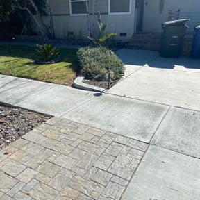 Flower Bed Weeding by Elite lawn care reviewed on July 26, 2022