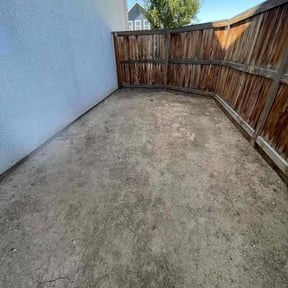 Weed Pulling by Rodriguez lawn service reviewed on October 12, 2022