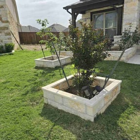 Flower Bed Weeding by Gus lawn's reviewed on November 7, 2022