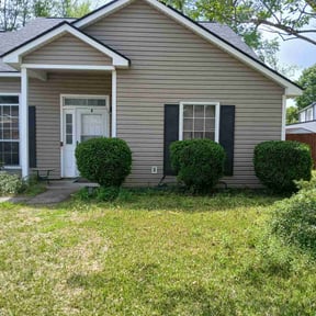 Bush Trimming by RGA Landscaping LLC reviewed on May 24, 2022