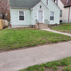 Cleanups by Herrera Lawn Maintenance reviewed on May 17, 2022