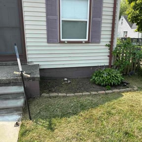 Flower Bed Weeding by ShiftChange LLC Lawn Service reviewed on July 26, 2022