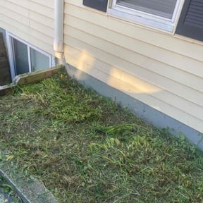 Flower Bed Weeding by Landscapes Of Atl reviewed on June 2, 2022