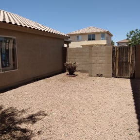 Bush Trimming by Verns Lawncare LLC reviewed on July 7, 2022
