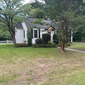 Bush Trimming by King-pierce lawn care reviewed on December 8, 2021