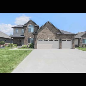 Bush Trimming by Torres Lawn Care reviewed on May 12, 2022