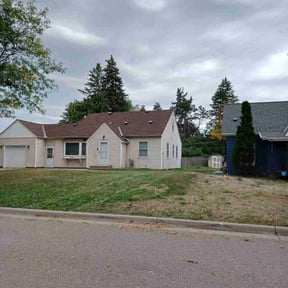 Cleanups by Cherry Lawncare reviewed on June 7, 2022