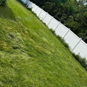 Cleanups by Js Lawn Care reviewed on July 21, 2022
