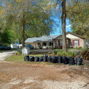 Leaf Removal by E and J landscape and Lawns reviewed on October 27, 2022
