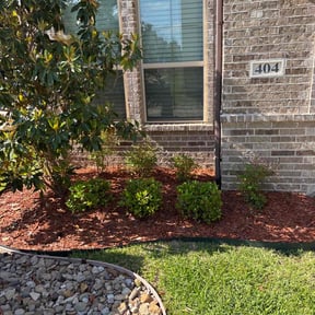 Flower Bed Weeding by Goetz Lawn Care reviewed on December 3, 2020