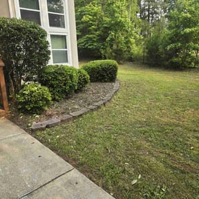 Flower Bed Weeding by JW Lawn Care Service reviewed on May 17, 2022