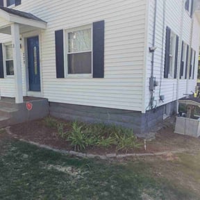 Flower Bed Weeding by Scott Bensing Lawn Care reviewed on November 19, 2021