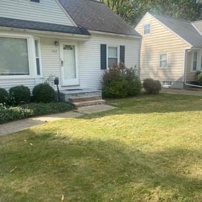 Flower Bed Weeding by Thomas Kelly Home Services reviewed on June 22, 2022