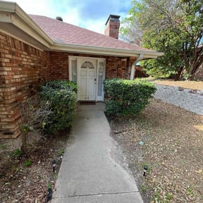 Bush Trimming by The lawn Guy reviewed on October 28, 2024