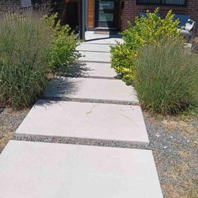 Flower Bed Weeding by House 2 House Place 2 Place reviewed on December 9, 2023
