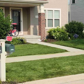 Flower Bed Weeding by Kenosha Lawn Care reviewed on October 14, 2024