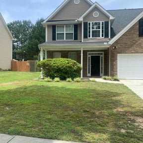 Bush Trimming by Speedy Lawn care reviewed on April 13, 2022