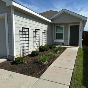 Flower Bed Weeding by Tex Star property services reviewed on June 28, 2022