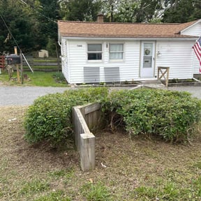 Flower Bed Weeding by Taco Man Lawncare reviewed on July 20, 2022