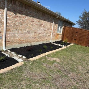 Landscaping by Valencia Landscaping reviewed on April 21, 2022