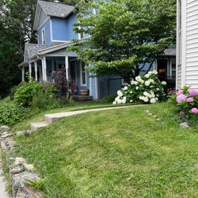 Flower Bed Weeding by Torres Lawn Care reviewed on May 15, 2022
