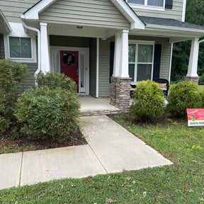 Bush Trimming by Cox and son lawn care reviewed on October 14, 2022
